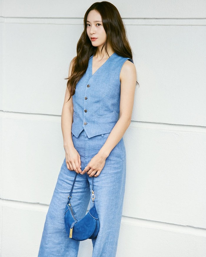 Bintang drama 'The Heirs' tersebut datang dalam rangka memenuhi aktivitas sebagai global ambassador Polo Ralph Lauren yang telah mempercayakan citra brand kepadanya sejak 2020 silam, Beauties./ Foto: instagram.com/ellekorea