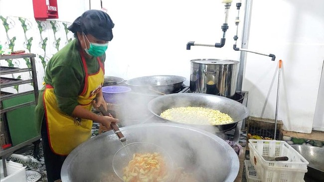 Kesulitan modal tambahan yang tengah dihadapi Engga sebagai supplier ikan mendapatkan jalan keluar dengan pinjaman Kredit Usaha Rakyat (KUR) BRI.