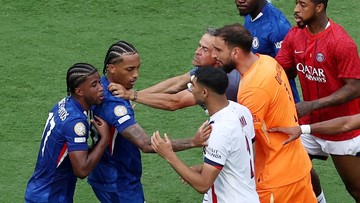 Berita Panas dari Dunia Sport CNN : Joao Pedro Respons Dicekik Enrique Usai Chelsea Bantai PSG