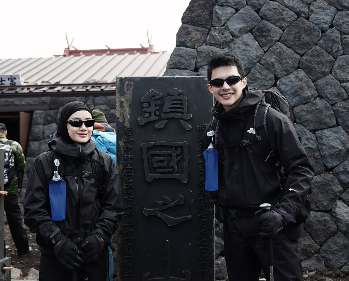 Dinda Hauw dan Rey Mbayang