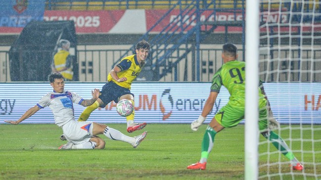 Pagelaran Piala Presiden 2025 berakhir dengan rekor baru di Stadion Si Jalak Harupat, Soreang, Kabupaten Bandung, Minggu (13/7) malam.