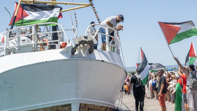 Koalisi Kebebasan Flotilla (Freedom Flotilla Coalition/FFC) mengirimkan kapal Handala untuk misi kemanusiaan di Jalur Gaza.