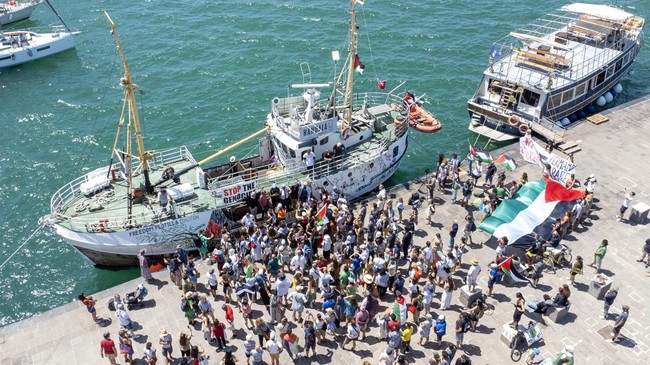 Rombongan Kapal Berlayar ke Gaza Akhir Agustus 'Dobrak' Blokade Israel Rombongan besar kapal sipil dari sejumlah negara akan berangkat ke Gaza akhir Agustus ini, adang blokade brutal Israel.