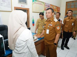 Ahmad Luthfi Sidak Kantor DPU Solo, Minta Pembangunan Jalan Dipercepat