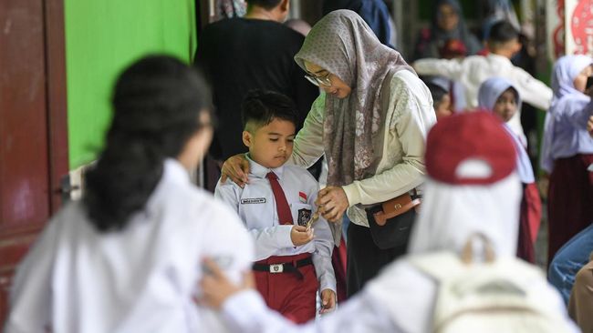 Kata-kata motivasi MPLS untuk penyemangat ini dapat diberikan agar para siswa baru lebih siap menghadapi hari-hari awal di sekolah.
