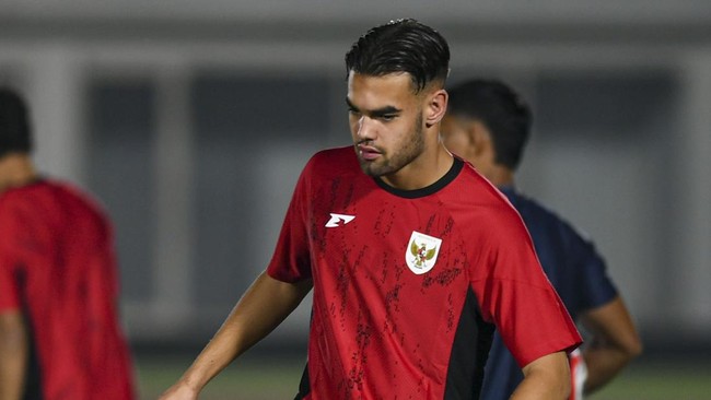 Jens Raven Berhasil Curi Perhatian di Laga Malut vs Bali United Jens Raven sukses mencuri perhatian saat Bali United bermain seri 3-3 melawan Malut United pada pekan kedua Super League, Jumat (15/8).