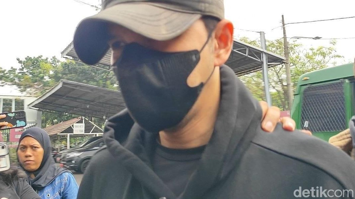 Jonathan Frizzy ditahan kasus vape&comma; Senin&comma; 14 Juli 2025&period;