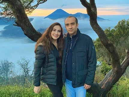 Karenina Anderson & Suami Keturunan India Rayakan Ultah Pernikahan ke-16, Intip Potretnya