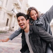 4 Kebiasaan Sepele Tapi Bermakna saat Bersama Pasangan