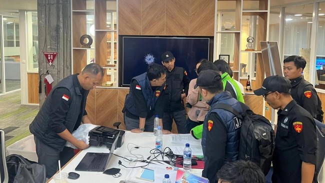 Kejaksaan Agung akan memanggil kembali Eks Mendikbud Nadiem Makarim usai penggeledahan di Kantor GoTo.