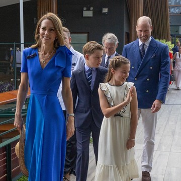 img-title Pesona Kate Middleton dan Keluarga saat Saksikan Final Turnamen Wimbledon 2025