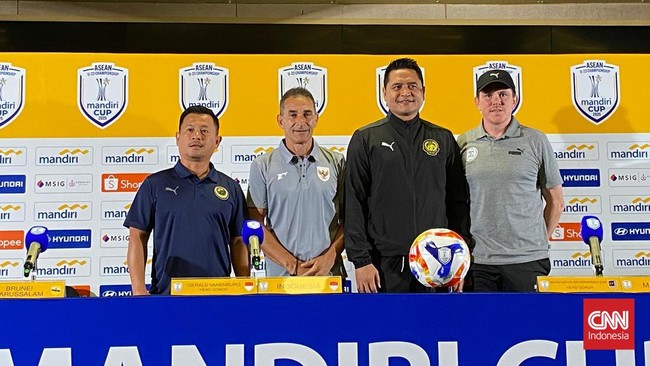 Filipina Pede Lawan Indonesia Pakai Anak Kampus Pelatih timnas Filipina U-23 Garrath James McPherson percaya diri anak asuh yang sebagian berasal dari kampus, bisa unjuk gigi di Piala AFF U-23 2025.