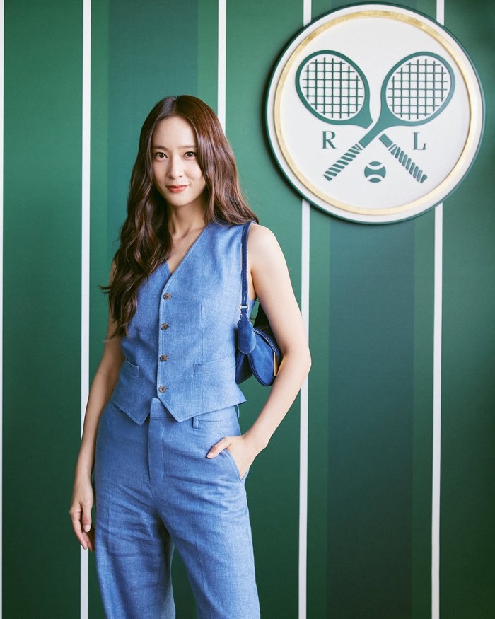 Krystal Jung baru saja menyita perhatian publik melalui penampilan terbarunya di acara bergengsi yakni final '2025 Wimbledon Championship' pada (13/7/2025) kemarin di London, Inggris./ Foto: instagram.com/cosmopolitankorea