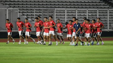 Update Eksklusif Olahraga CNN : FOTO: Latihan Terakhir Indonesia Jelang Lawan Brunei di Piala AFF U-23