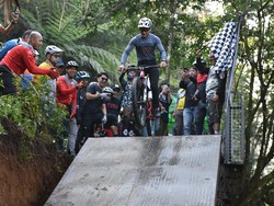 Serunya Main Sepeda di Tempat Paling Adem di Puncak