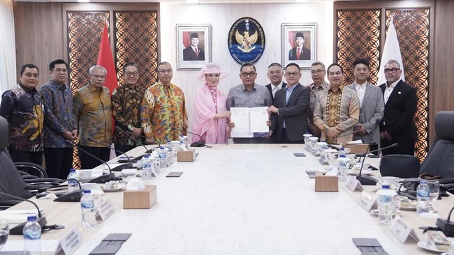 Indonesia siap jadi pusat komputasi AI & kuantum di Asia dengan investasi US$400 juta, Proyek ini dukung pertumbuhan ekonomi digital menuju Indonesia Emas 2045.