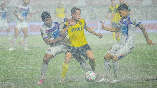 Gary Rowett, pelatih Oxford United, mengaku kalah dari Thai Port FC dalam final Piala Presiden 2025 di Stadion Si Jalak Harupat, Minggu (13/7).