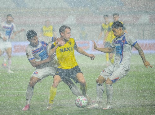 Pelatih Oxford Kecewa Gagal Juara Piala Presiden, Singgung Lapangan