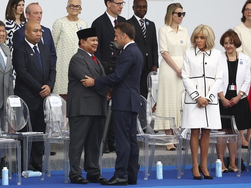 Momen Kedekatan Prabowo dengan Macron Usai Upacara Bastille Day