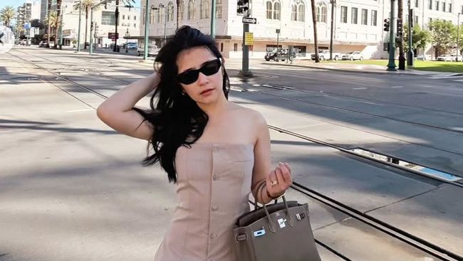 Komentar Prilly Latuconsina soal Isu Menpar Widiyanti Mandi Pakai Air Galon saat Kunjungan