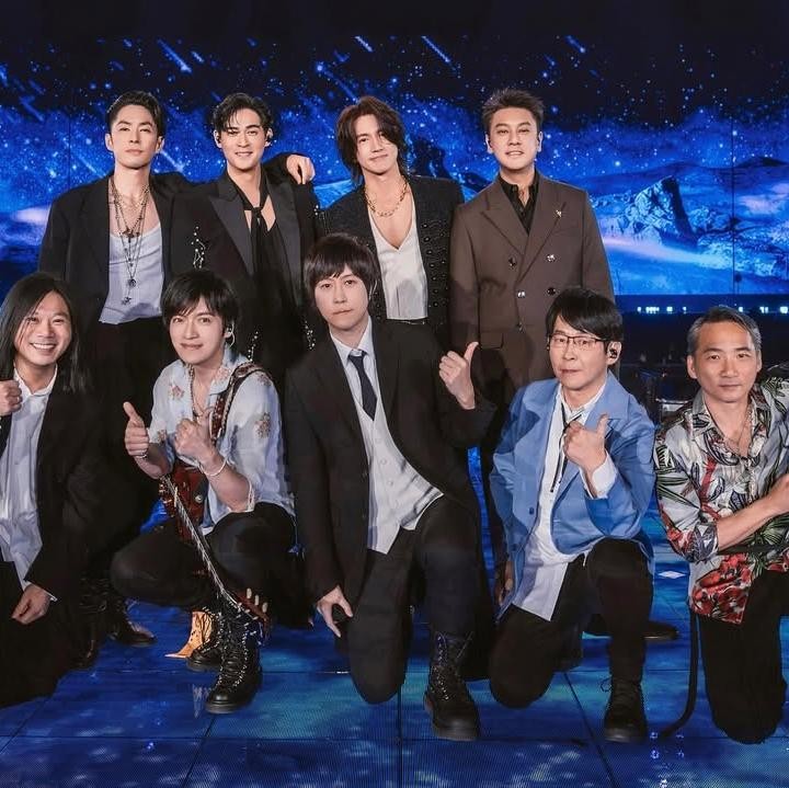<p>Bunda pencinta drama<em> Meteor Garden</em> pastinya sudah tidak asing lagi dengan <em>boy group</em> yang satu ini, bukan? F4 belum lama ini mengejutkan para penggemar lewat penampilan mereka di konser salah satu band rock asal Taiwan, Mayday, di Taipei Dome. (Foto: Instagram@vic.chou_official)</p>