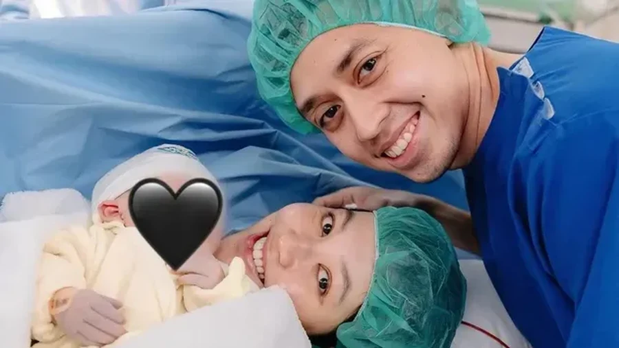 Pasangan Pebulutangkis Rian Ardianto dan Ribka Sugiarto