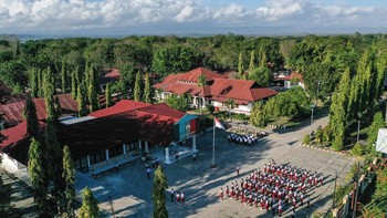 FOTO: Seratus Siswa Saat Hari Pertama Sekolah Rakyat di Kupang