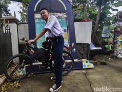 Kisah Virgi dan Sepeda yang Menembus Kemacetan Bandung Menuju Sekolah