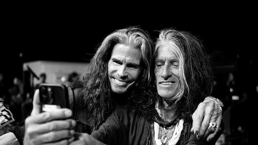 Steve Tyler dan Joe Perry Steve Tyler dan Joe Perry