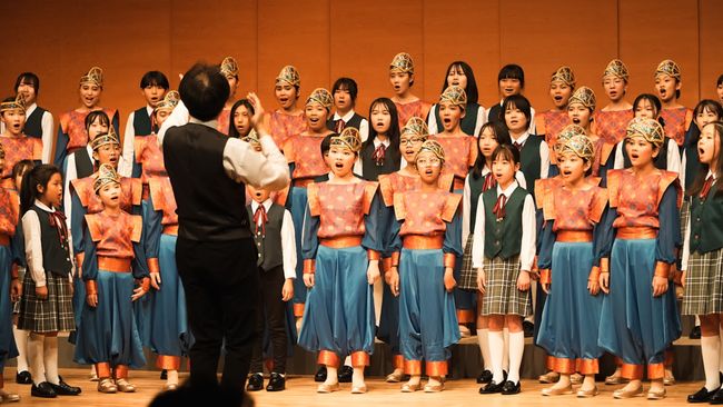 The Resonanz Children's Choir (TRCC), paduan suara anak Indonesia, tampil dalam World Expo 2025 di Osaka, Jepang.