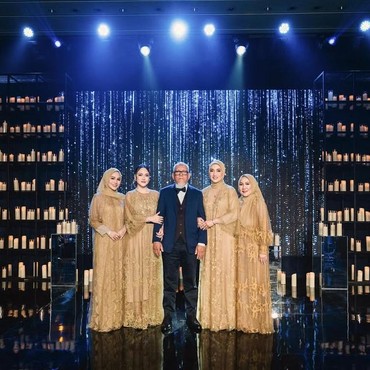 Keluarga Beda Agama, Ini 7 Potret Shandy Aulia Kompak dengan Kakak Muslim di Ultah Ayah