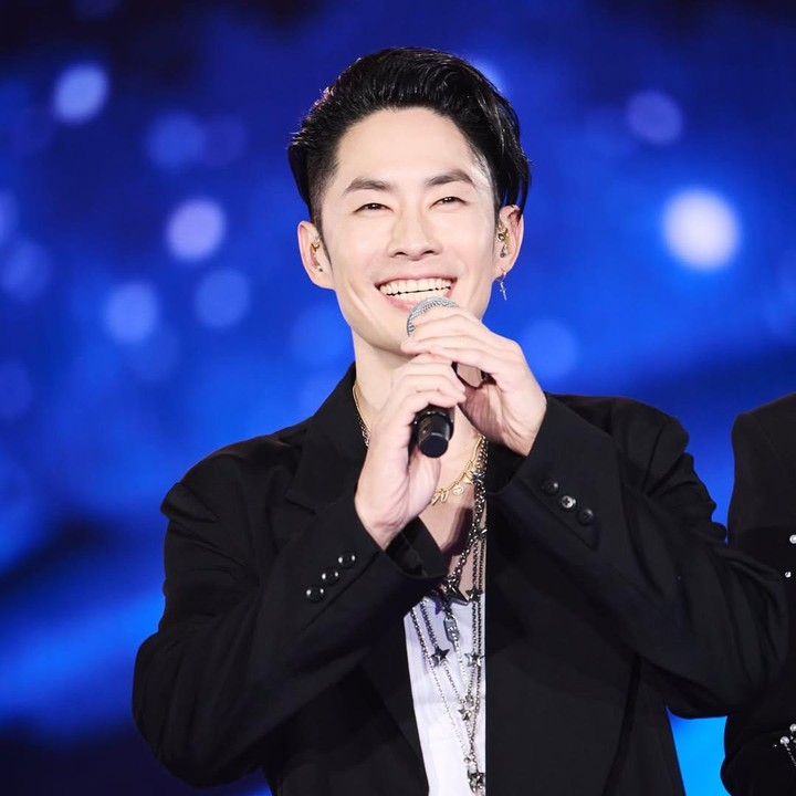 <p>Bukan hanya itu, Vannessa Wu juga sukses bikin salah fokus para penggemar lewat penampilannya yang kece di atas panggung. &ldquo;Bro, kamu ganteng banget. Ganteng banget,&rdquo; tulis akun <em>@ananlee****.</em> &ldquo;Tetap yang Paling Ganteng dimata ku,&rdquo; tulis akun <em>@jivkacici****.&nbsp;</em>(Foto: Instagram@vannesswu)</p>