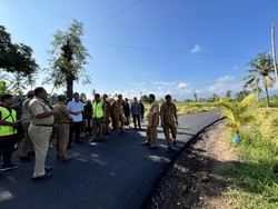 35 Tahun Terabaikan, Jalan di Padang Keling Buleleng Akhirnya Diaspal