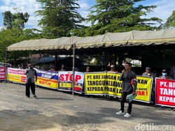 Diduga Hak Lahan Belum Dibayarkan, Masyarakat Geruduk PT BRE di Tapin