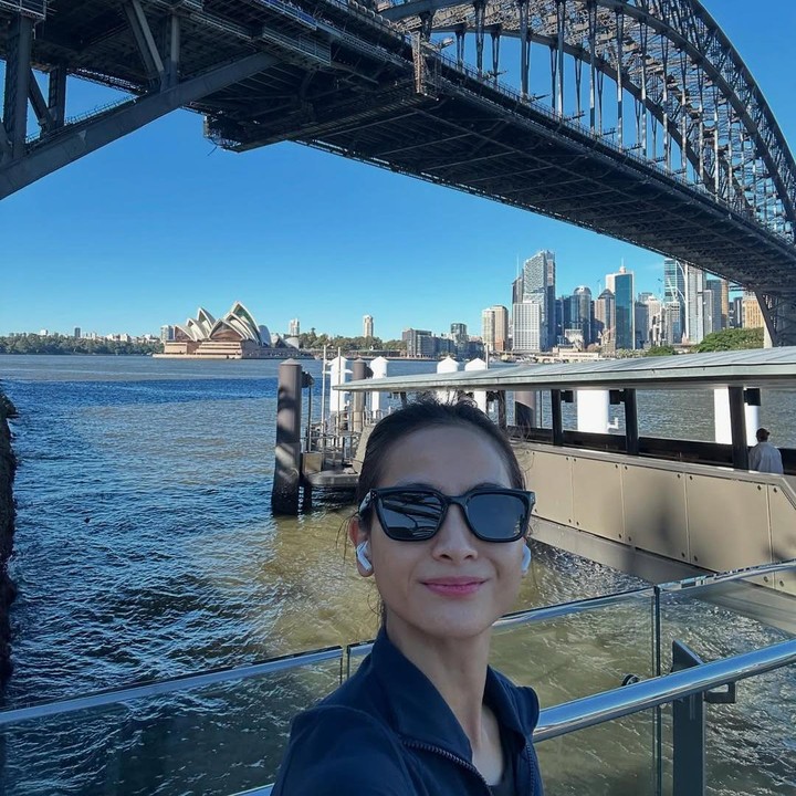 <p>Acha Septriasa memutuskan untuk ikut sang suami, Vicky Kharisma, tinggal di Australia setelah resmi menikah pada 2016. Meski begitu, Bunda satu anak itu masih aktif di dunia hiburan Tanah Air. Bahkan, ia sering pulang ke Indonesia untuk bekerja sebagai aktris. (Foto: Instagram@septriasaacha)</p>