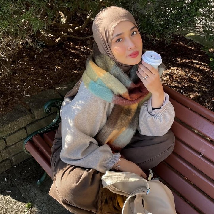 <p>Ana Octarina juga diketahui ikut sang suami, Adie Baron, pindah ke Sydney, Australia, karena alasan pekerjaan. Mantan member Princess ini pun cukup sering membagikan kegiatan sehari-harinya bersama sang suami di media sosial. (Foto: Instagram@anaoctarina)</p>