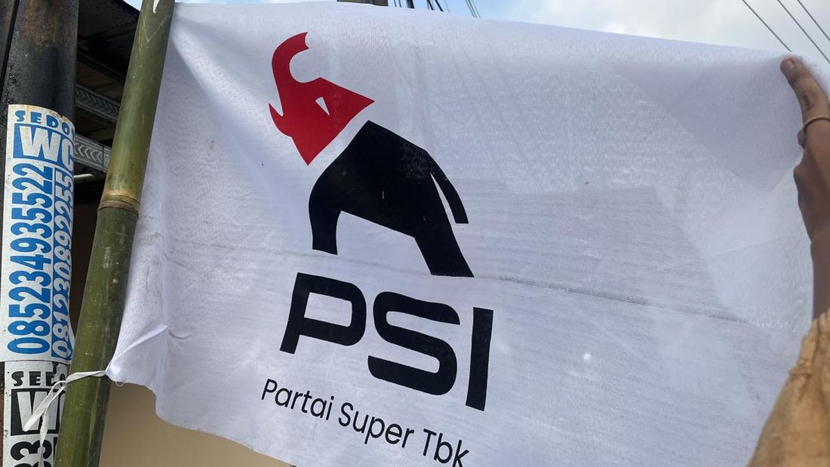 Bendera Gajah Merah Hitam Tulisan PSI Beredar di Solo, Logo Baru?