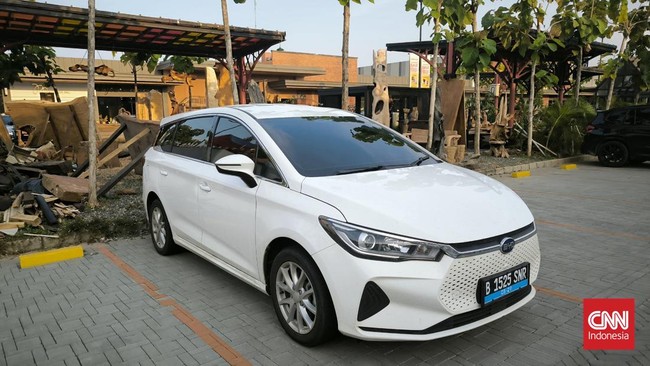 BYD Motor Indonesia terekam mengimpor dan menjual MPV listrik e6, kemudian dikonfirmasi untuk perusahaan taksi.