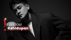 img-title Sempat Gagal Sarjana, Dwi Andhika Tekad Lulus Ingat Mendiang Ayah