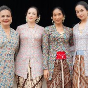 Nggak Cuma Indonesia, Ini 6 Negara Asia hingga Eropa yang Pakai Kebaya sebagai Budaya