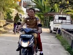 Viral Bupati Enrekang Yusuf Ritangnga Antar Anak ke Sekolah Tak Pakai Helm