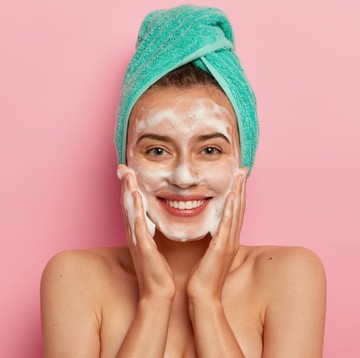 7 Kesalahan Mencuci Wajah yang Kerap Dilakukan, Bikin Gampang Iritasi!