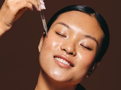 7 Skincare Flek Hitam untuk Usia 30 Tahun ke Atas yang Sekaligus Mencerahkan