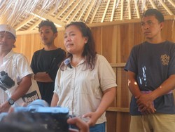 Tangisan Pemilik Warung di Pantai Tanjung Aan Saat Digusur ITDC