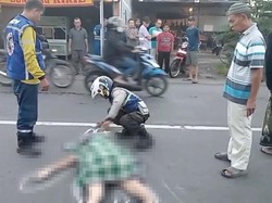 Lansia Tewas Tertabrak Motor di Mojokerto