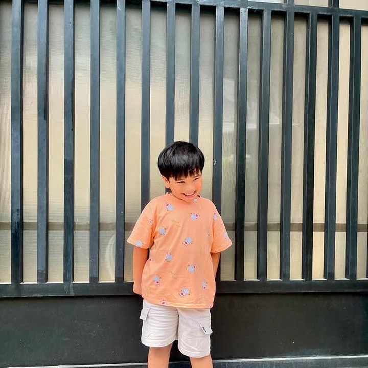 <p>Bunda, siapa yang tak kenal Gala Sky Andriansyah? Ia adalah putra semata wayang dari pasangan mendiang Vanessa Angel dan Febri Ardiansyah. Lahir pada 14 Juli 2020, Gala kini genap berusia lima tahun. (Foto: Instagram @galaasky)</p>