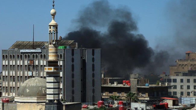Makin Beringas, Israel Bom Kemhan Suriah Demi Bantu Suku Druze Israel kembali menyerang Suriah secara membabi buta demi membantu suku Druze yang terlibat perang suku dengan Arab badui di Sweida.