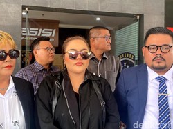 Video: Lisa Mariana Penuhi Panggilan Polda Jabar Terkait Video Syur