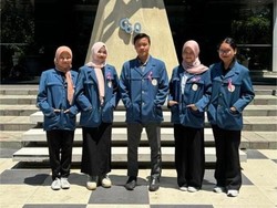 Mahasiswa Unair Gagas Inovasi Kulit Buah Naga untuk Terapi Kanker Payudara