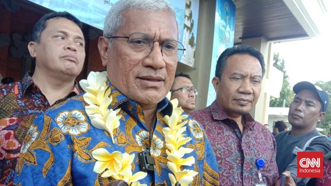 Kepala BNN Sebut Riset Ganja Medis Masih Terus Berlangsung Kepala BNN Marthinus Hukom mengungkapkan riset tentang ganja untuk medis. Penelitian ini mempertimbangkan aspek moral, kesehatan, dan ekonomi sebelum keputusan.